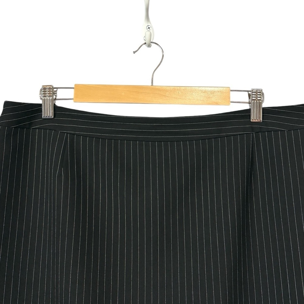 Hugo Boss, Black Pinstripe Pencil Skirt, Size 14 US, Office Classic - Picture 5 of 11